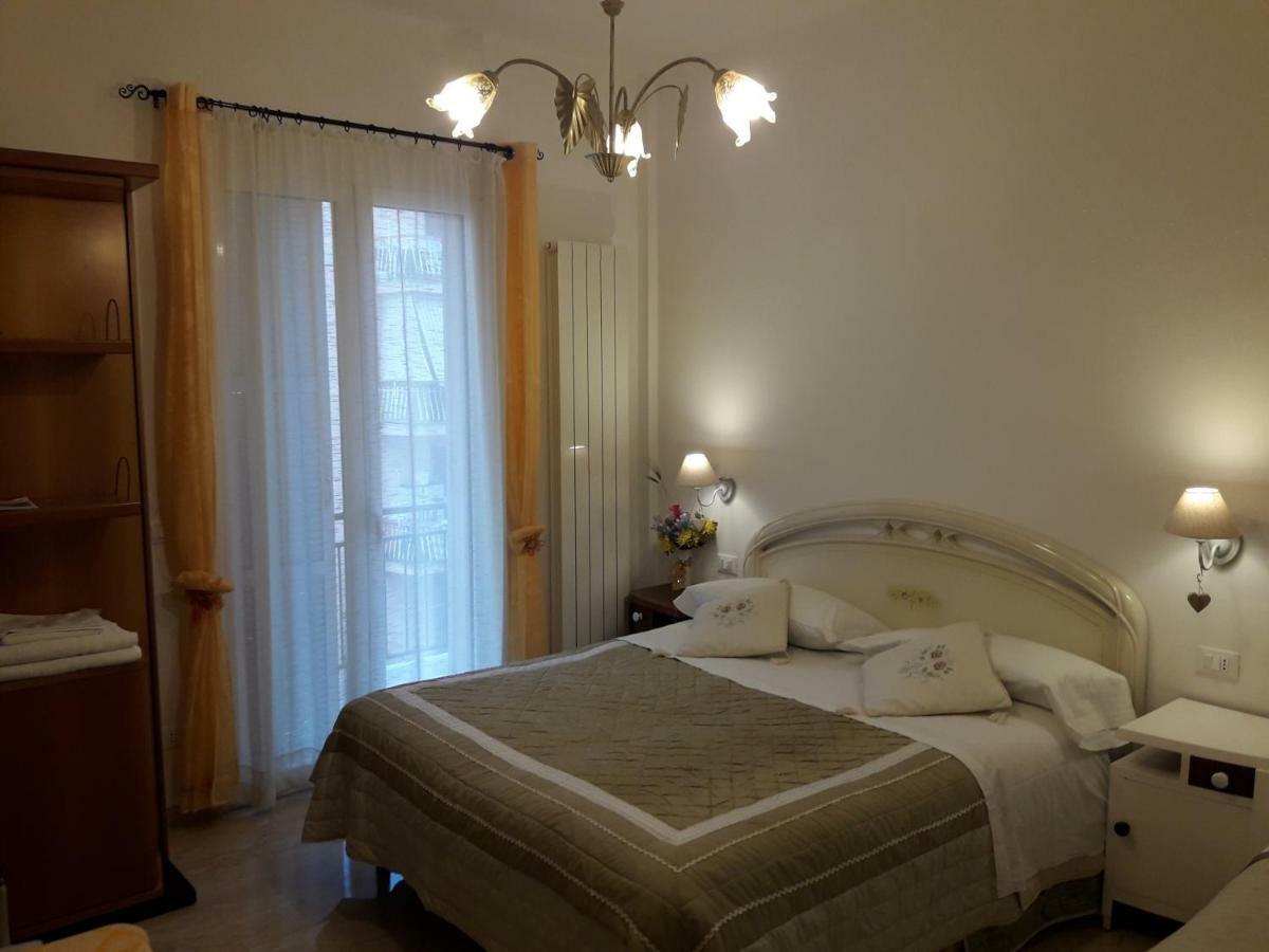 Affittacamere Sorrento Ventimiglia Eksteriør bilde